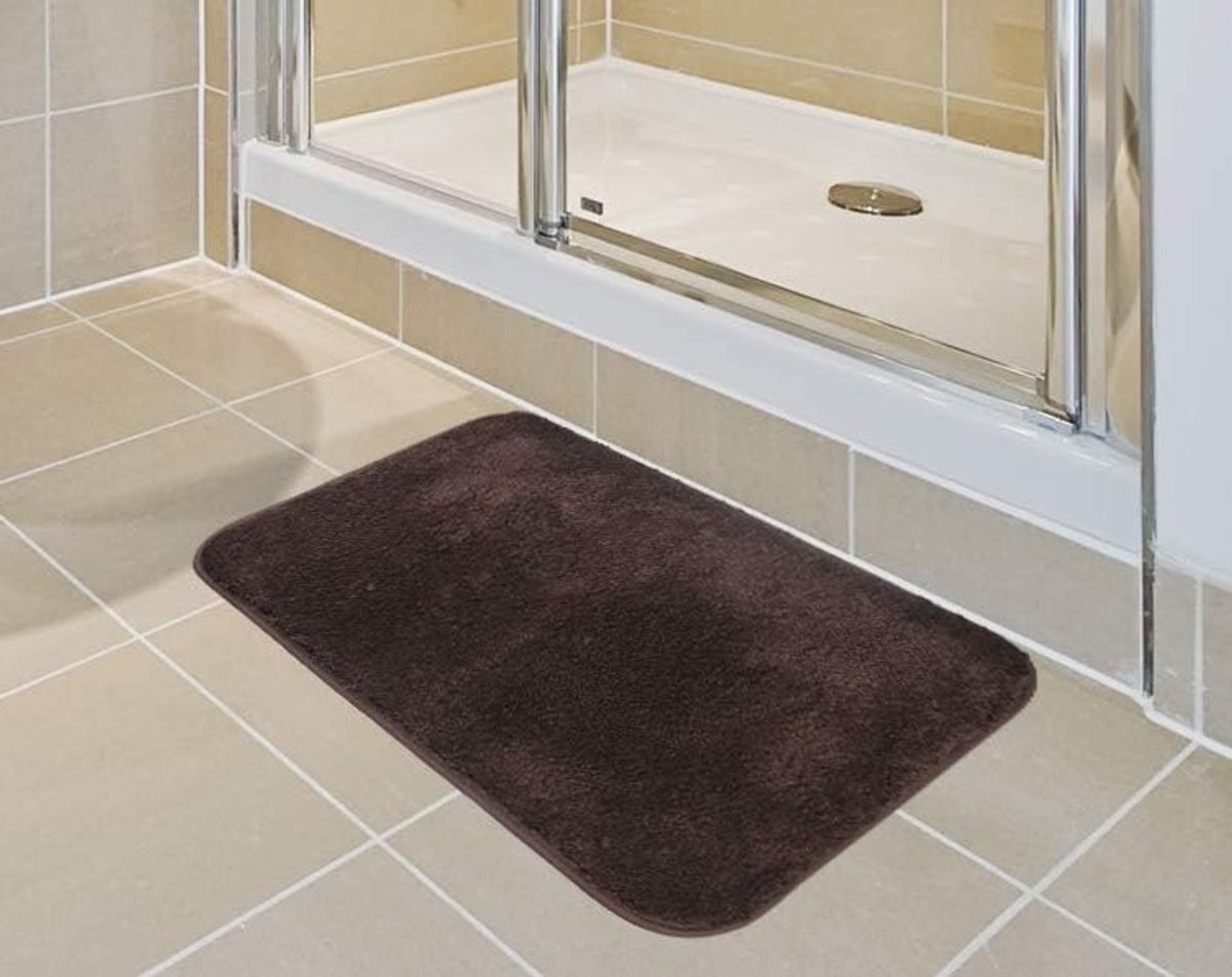 Hoogpolige Badmat – 70 × 120 cm – Antislip, Zacht & Waterabsorberend – Machinewasbare Badkamermat – Bruin