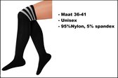 Paar lange sokken zwart met witte strepen - maat 36-41 - kniekousen zwarte overknee kousen sportsokken cheerleader carnaval voetbal hockey unisex festival