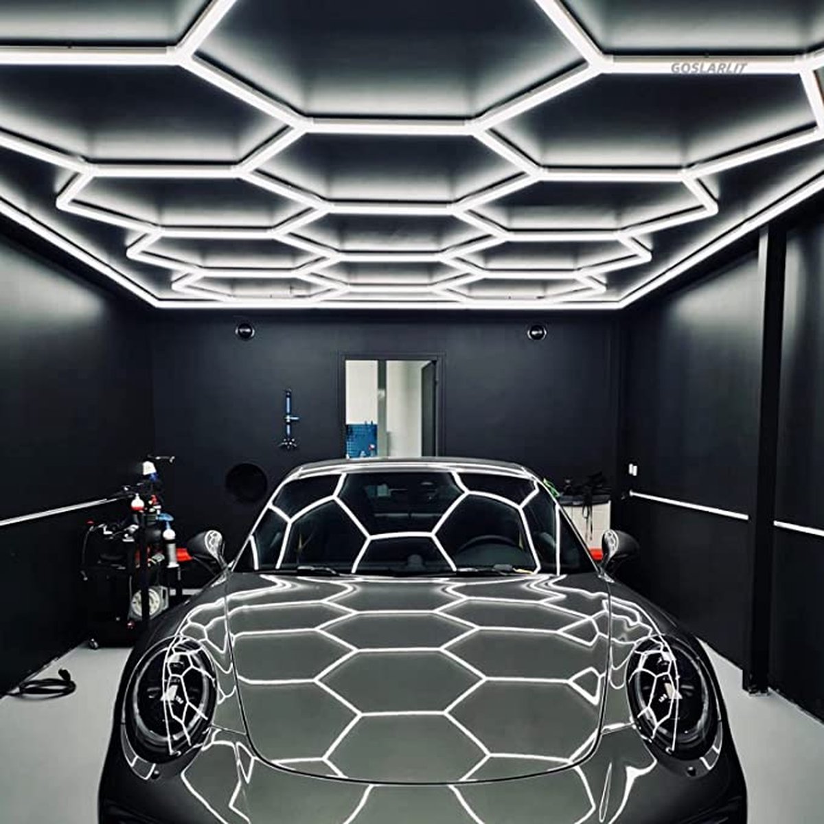 Plafonnier LED pour garage automobile hexagonal
