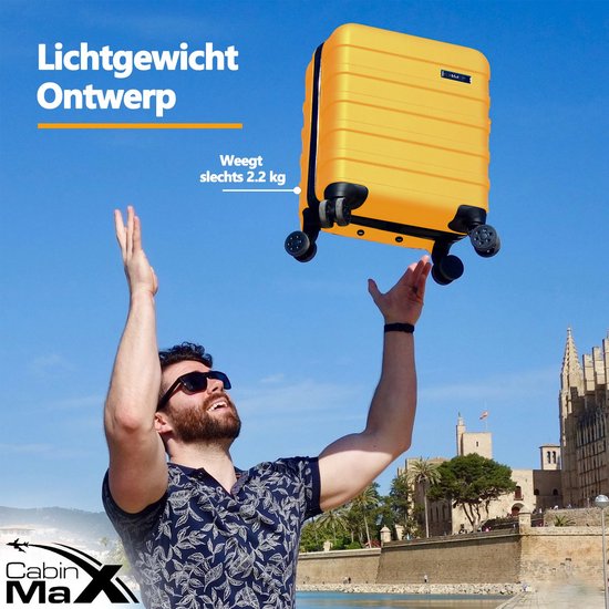 Man met zonnebril gooit een gele koffer omhoog. Met de tekst "Lichtgewicht Ontwerp" en "Weegt slechts 2.2 kg".