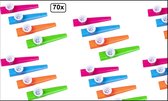 70x Kazoo Muziekinstrument assortie kleuren - Muziek festival thema feest party fun
