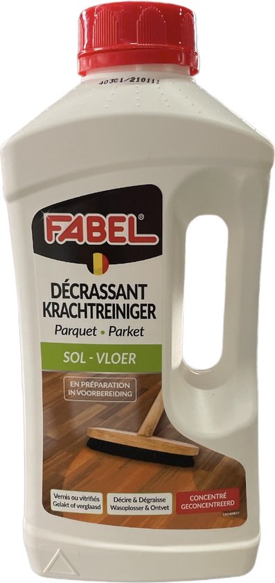Witte fles Fabel Krachtreiniger Parket vloerreiniger met rode dop en een afbeelding van een bezem op een houten vloer.