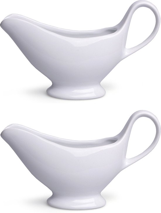 Twee witte porseleinen juskommen met een handvat en schenktuit.