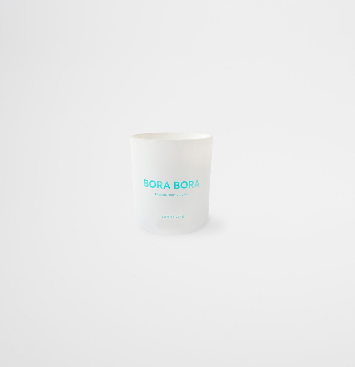 Sunnylife - Candles & Fragrance Geurkaars Bora Bora Passionfruit Guava - Kokosnoot Wax - Wit