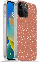 Geschikt voorApple Iphone 14 Pro - Softcase hoesje - Stippen - Oranje - Wit - Siliconen Telefoonhoesje