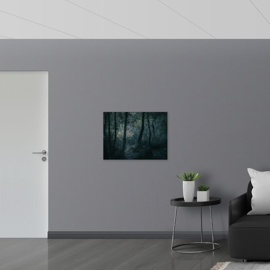 WallClassics - Hout - Dunne Takken in Donker Bos - 80x60 cm - 12 mm dik - Foto op Hout (Met Ophangsysteem)