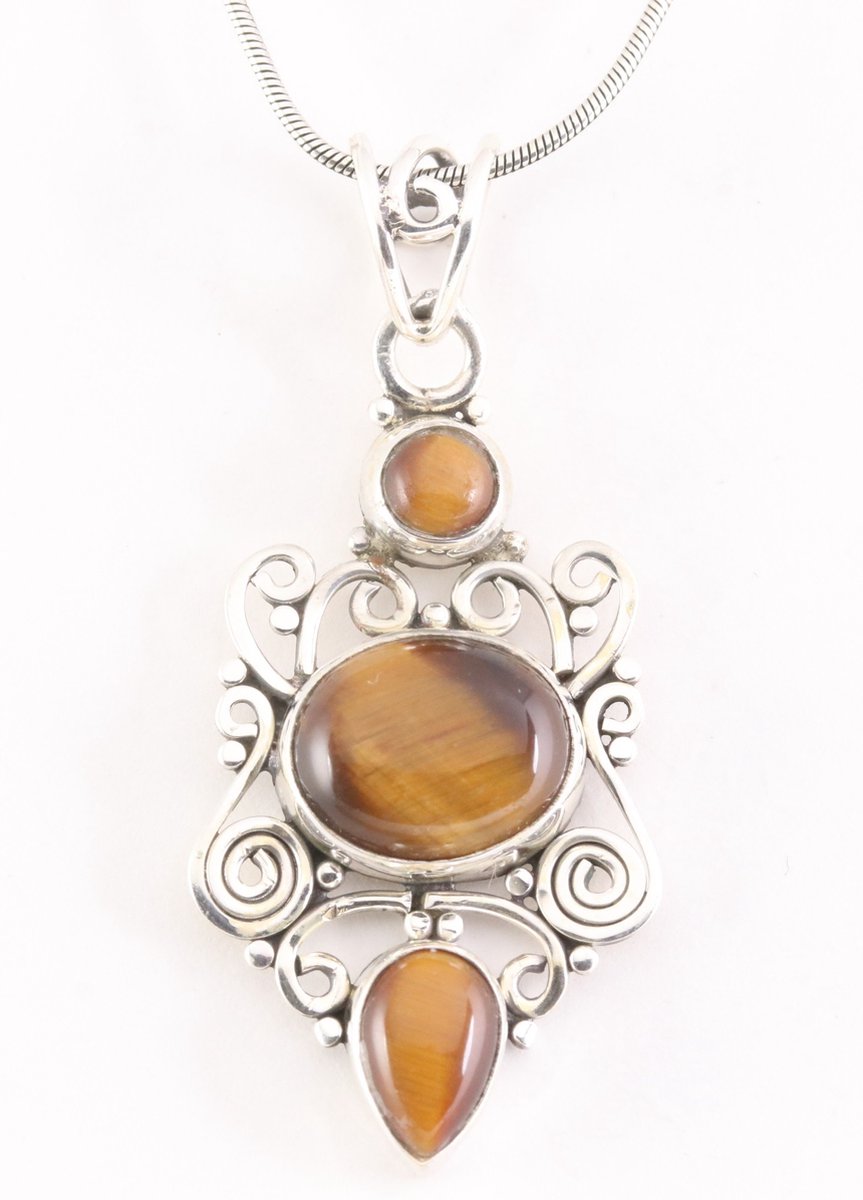 Opengewerkte zilveren hanger met tijgeroog aan ketting