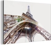 Wanddecoratie Metaal - Aluminium Schilderij Industrieel - De Eiffeltoren met een zonnestraal door het ijzeren geraamte - 120x80 cm - Dibond - Foto op aluminium - Industriële muurdecoratie - Voor de woonkamer/slaapkamer