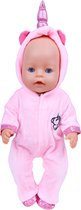 Poppenkleertjes - Geschikt voor Baby Born pop - Eenhoorn onesie met schoentjes - Roze - Met capuchon - Pyjama - Outfit voor babypop