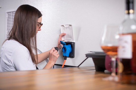 Brennenstuhl adapterkabel/CEE-adapter met aardingscontactstekker en CEE- koppeling (25m kabel in zwart, H07RN-F 3G2,5, 230V/16A, permanent buitengebruik IP44, Made in Germany