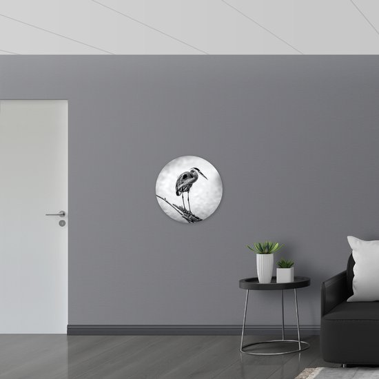 WallClassics - Cercle mural en mousse PVC - Héron sur une branche Zwart / Wit - Photo 60x60 cm sur cercle mural (avec système de suspension)