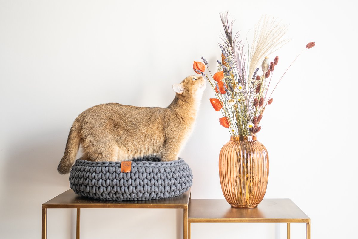 Sunny Baskets - Kattenmand gerecycled katoen handgemaakt Charcoal - Maat L 43/45 cm