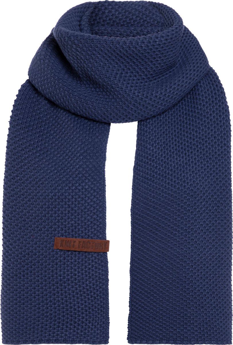 Knit Factory Jazz Gebreide Sjaal Dames & Heren - Donkerblauwe Wintersjaal - Langwerpige sjaal - Wollen sjaal - Heren sjaal - Dames sjaal - Capri - 200x30 cm