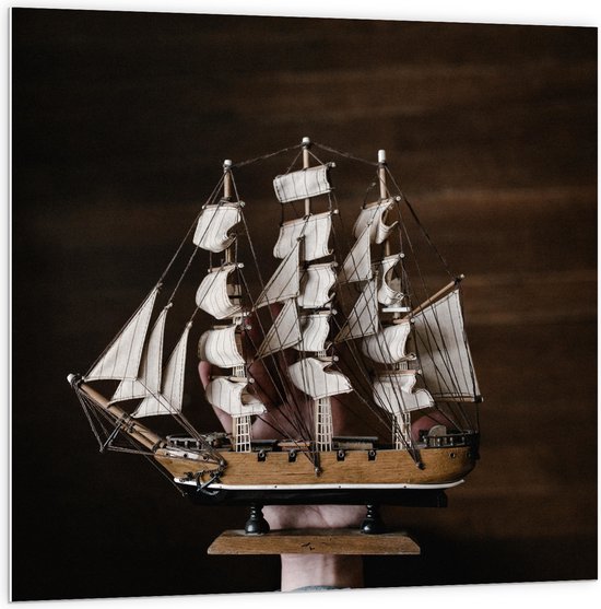 WallClassics - PVC Schuimplaat- Miniatuurversie van Groot Zeilschip - 100x100 cm Foto op PVC Schuimplaat