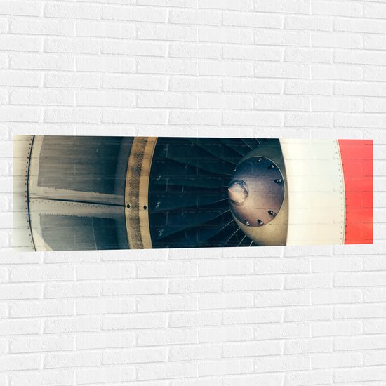 WallClassics - Muursticker - Rood met Witte Vliegtuigmotor - 150x50 cm Foto op Muursticker