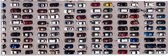WallClassics - Acrylglas - Bovenaanzicht van Auto's op Parkeerplaats - 60x20 cm Foto op Acrylglas (Met Ophangsysteem)