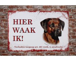 Hier waak ik Rhodesian Ridgeback - Wandbord - Wand bord - Metalen bord - 20 x 30cm - UV bestendig - Cadeau - Metalen borden - Decoratie - Metalen decoratie - Eco vriendelijk - Hond - Honden bord - Cave & Garden