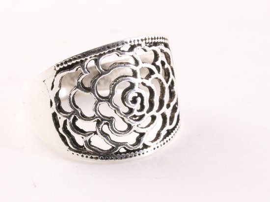 Opengewerkte zilveren ring met roos - maat 17