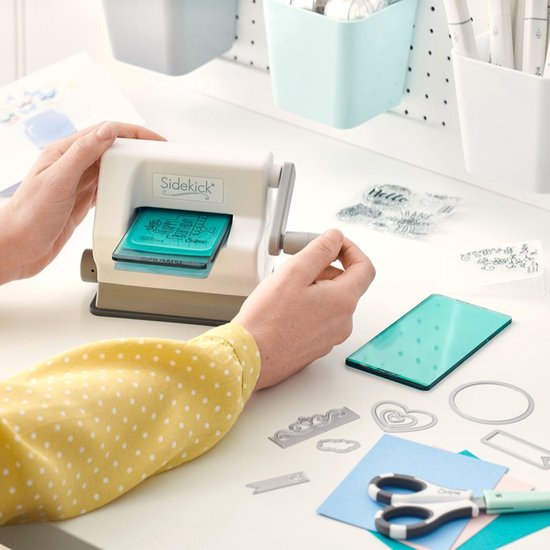 Machine de Découpe et de Gaufrage Manuelle pour la Fabrication de Cartes, le Scrapbooking, L'artisanat du Papier avec un Fonctionnement Efficace, Adaptée à Divers Matériaux Machine de Découpe et de Gaufrage Manuelle pour la Fabrication de Cartes, le Scrapbooking, L'artisanat du Papier avec un Fonctionnement Efficace, Adaptée à Divers Matériaux