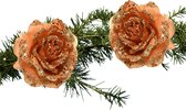 Kerstboom bloemen op clip - 2x stuks - terra bruin - kunststof - 14 cm