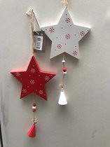 Houten sterren en belletjes kersthangers set van 2 ornamenten wit rood 34cm