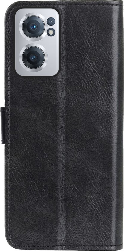 Zwarte kunstleren telefoonhoes in boekstijl met een camera-module.