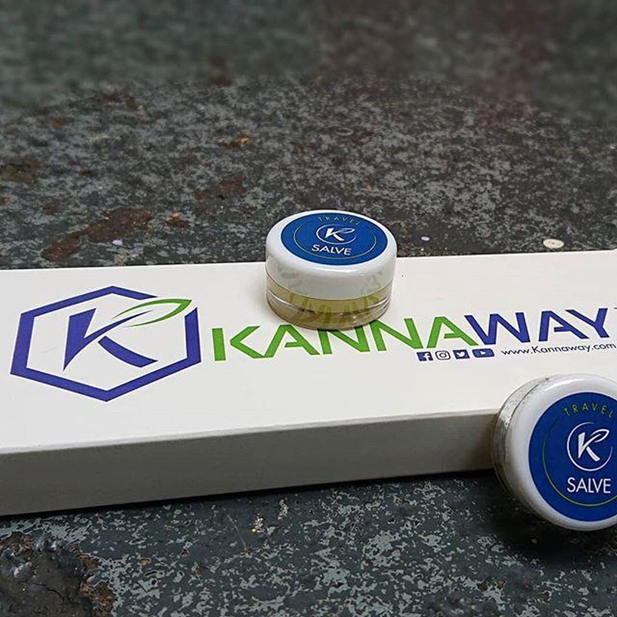 Kannaway Salve CBD Zalf - Met bijenwas - Voor spieren & gewrichten
