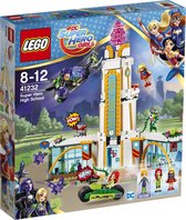 LEGO DC Super Hero Girls Superheldenschool - 41232