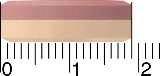 Zijaanzicht van een dubbellaagse pil, roze bovenkant en beige onderkant, gemeten met een liniaal.