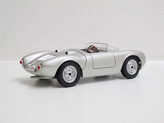 Maisto, model kolekcjonerski Porsche 550 A Spyder Srebrny 1/18 - Maisto