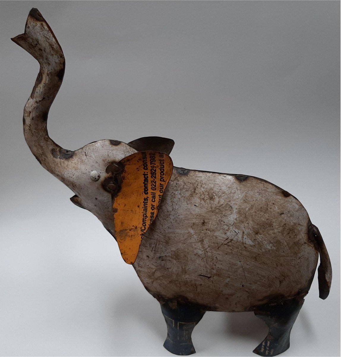 Metalen beeldje olifant gemaakt van hergebruikte olievaten by Varios 40cm hoog