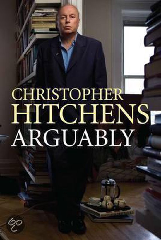 Boek kaft: Christopher Hitchens Arguably, met Christopher Hitchens staand tussen boeken.