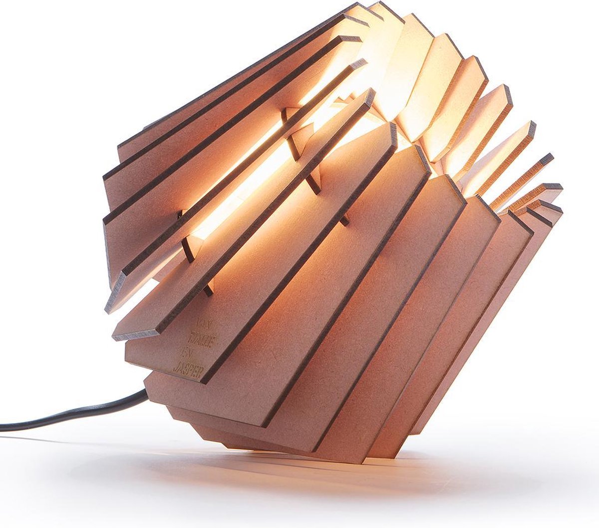 Van Tjalle en Jasper | Mini-spot tafellamp - Aged Pink | Bouwpakket | MDF (hout) | Oud Roze | E14 fitting | Laser gesneden | Sfeer licht | schemerlamp | Dutch Design