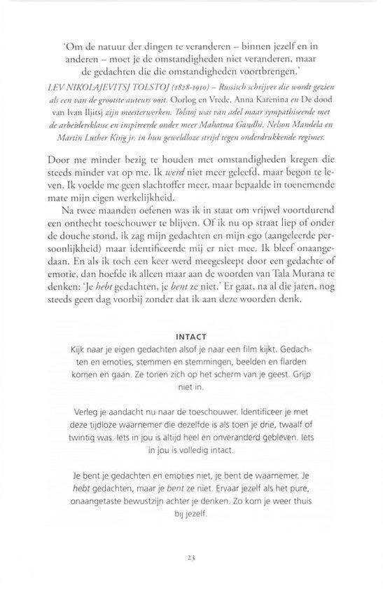 Pagina uit een boek met citaat van Lev Tolstoj en tekst over gedachten.