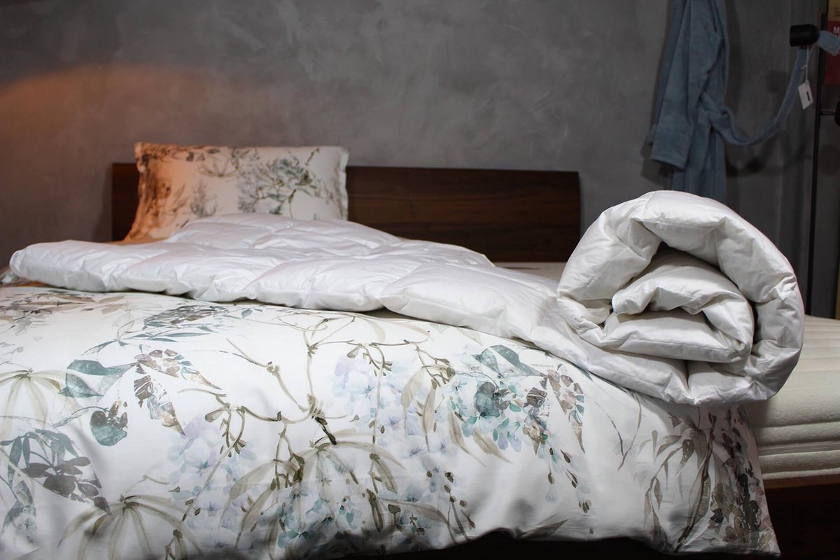 Loiva Summerlight - Zomerdekbed van Ganzendons 200 x 200 cm - Tweepersoons