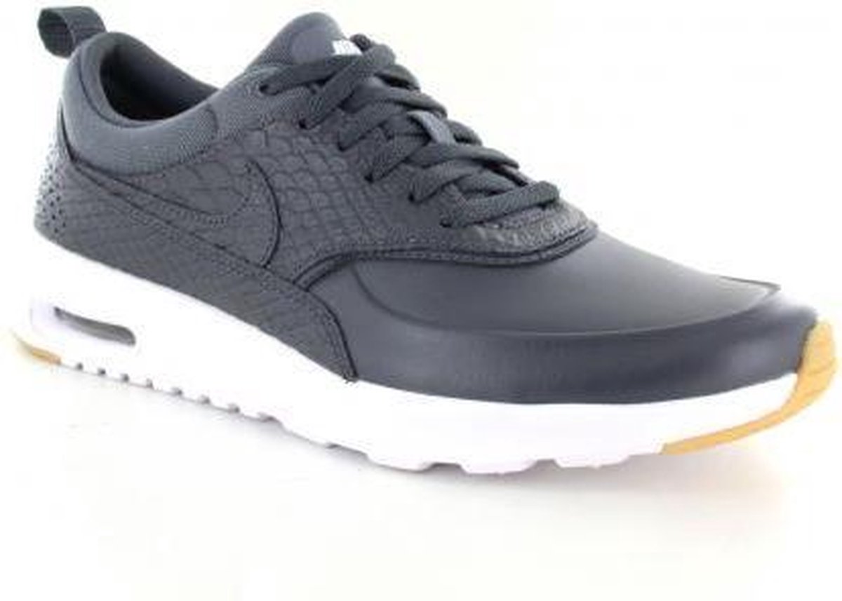 druk Beschikbaar verkouden worden Nike Air Max Thea Premium Sneakers Dames - zwart | bol.com
