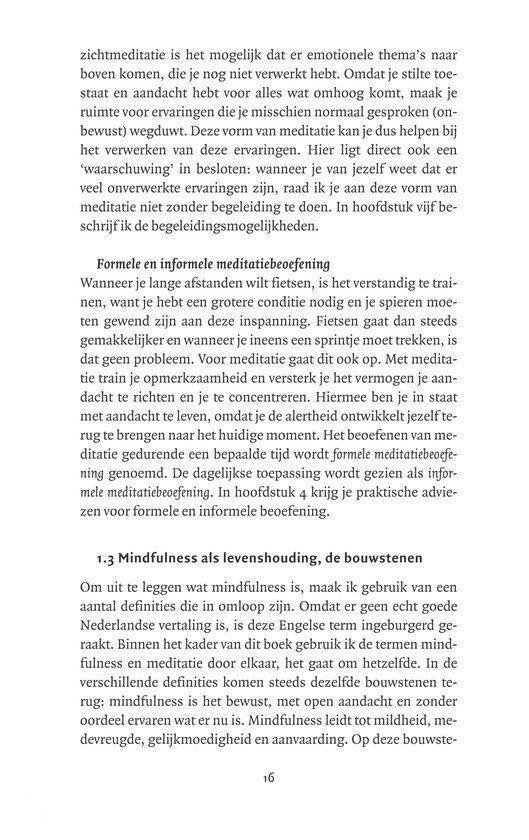Tekst over de relatie tussen meditatie, lichamelijke ervaringen en mindfulness. Pagina 16.