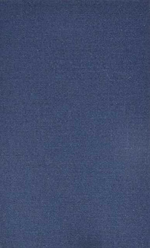 Livre en tissu bleu foncé.