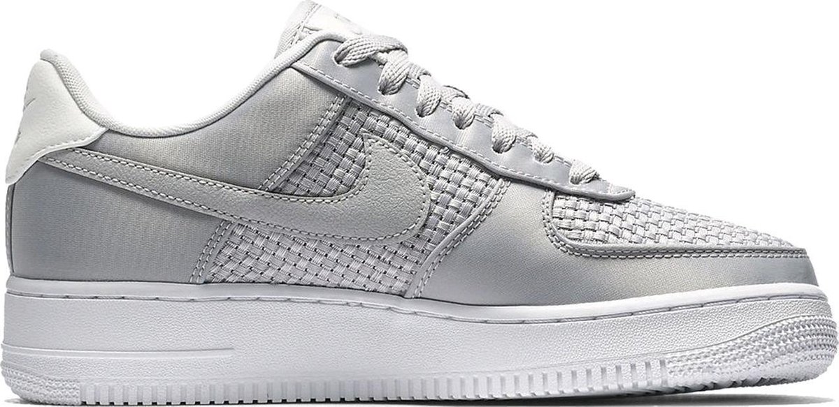 bol.com | Nike - WMNS Air Force 1 07 - Dames - maat 41 bol.com | Nike - WMNS Air Force 1 07 - Dames - maat 41