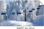 Kerstdorp achtergrond - Sticker 60x100 cm - Blauwe skilift sneeuwlandschap - kerstdecoratie binnen