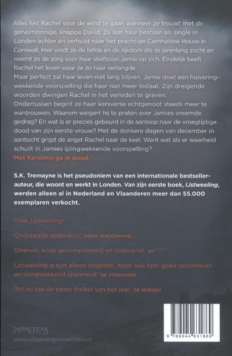 Achterkant boek 'Vuurkind' met tekst en recensies.