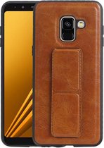 Grip Stand Hardcase Backcover - Telefoonhoesje - Achterkant Hoesje - Geschikt voor Samsung Galaxy A8 (2018) - Bruin