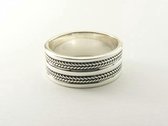 Zilveren ring met kabelpatronen - maat 17.5