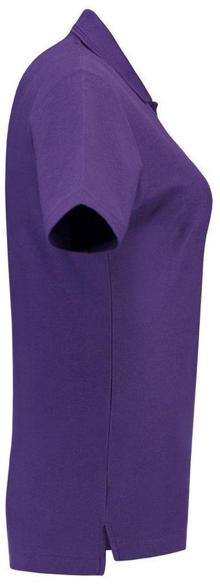 Zijaanzicht van paarse dames poloshirt met korte mouwen, kraag en knoopjes.