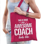 Kado tas This is what an awesome coach looks like fuchsia roze katoen - cadeau voor coaches