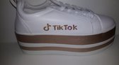 SNEAKERS TIKTOK PLATFORM