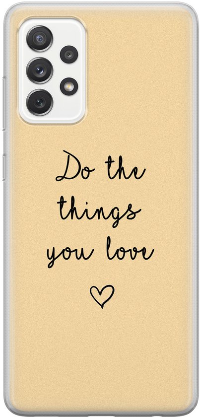 Coque de téléphone jaune souple avec le texte 'Do the things you love' et un cœur. Découpe caméra visible.