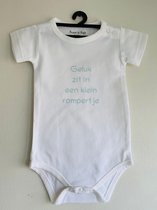 Rompertje | Geluk zit in een klein rompertje | Maat 74/80 | Korte mouw | Blauw | Baby | Rompertje baby | Rompertjes baby met tekst | Rompertjes | Rompers
