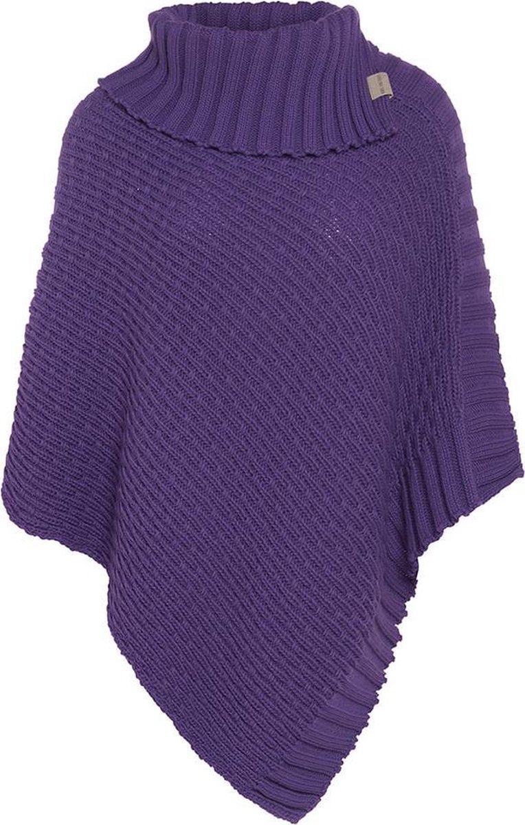Knit Factory Nicky Gebreide Poncho - Met sjaal kraag - Dames Poncho - Gebreide mantel - Paarse winter poncho - Purple - One Size - Inclusief sierspeld
