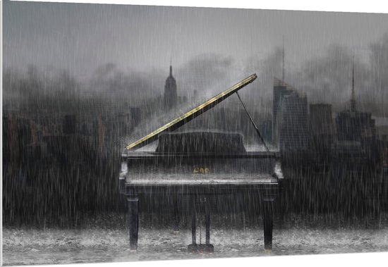 Forex - Piano met Uitzicht op Gebouwen in de Regen (zwart/wit) - 150x100cm Foto op Forex